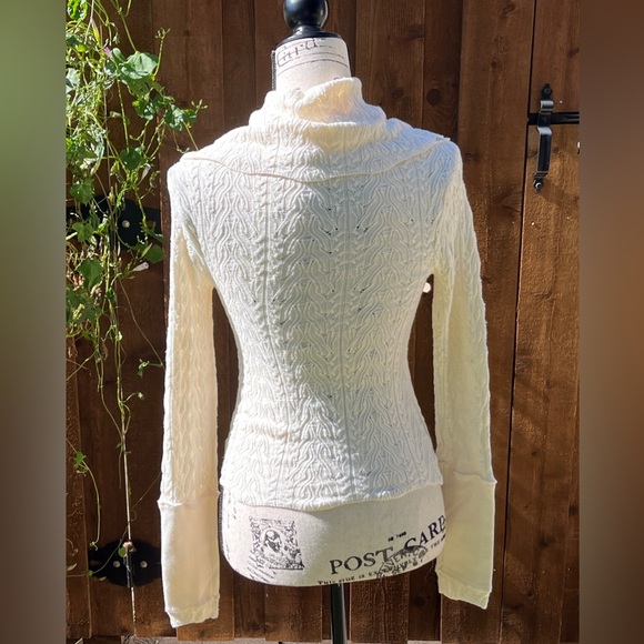Free People Cowl Neck Sweater Knit Top in Sugar Swirl Cream Size XS NWT - Picture 2 of 5